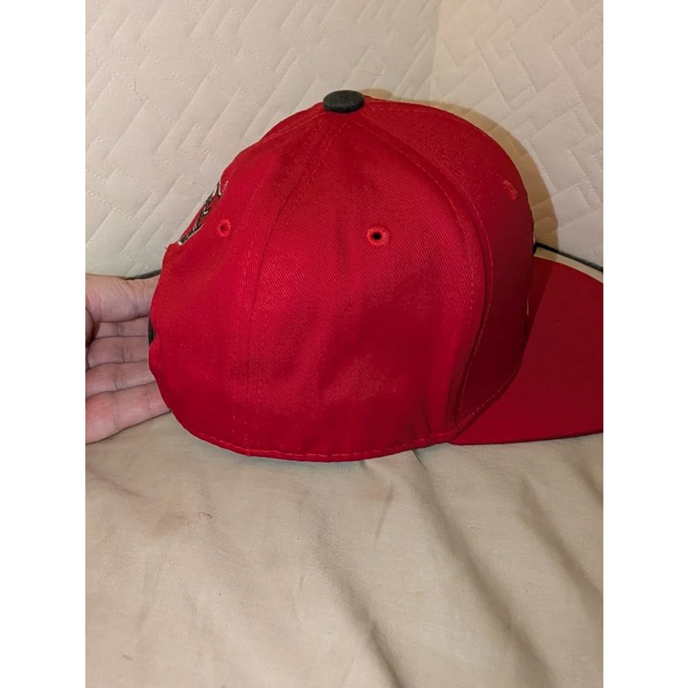 NFL Team Apparel Tampa Bay Buccaneers Red Black Hat One Size, Boys Yourh